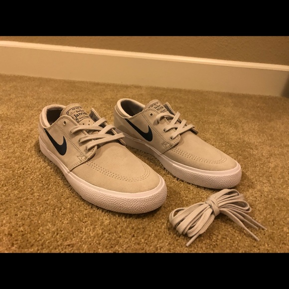 Nike Other - Nike SB Zoom Janoski RM (Women’s)